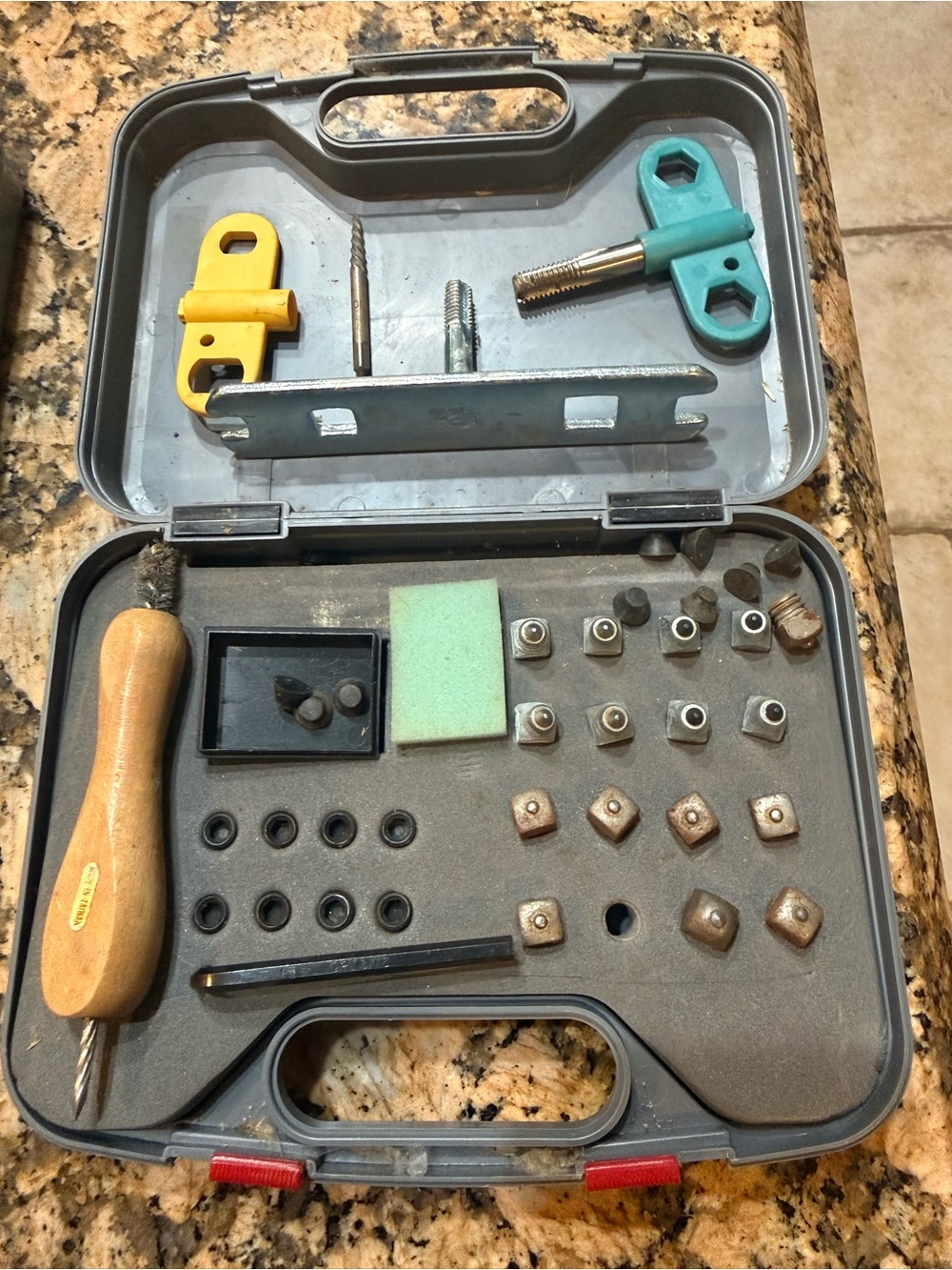 Stud kit for Horse Boots Portable Gray Tool Kit with Wooden Handle